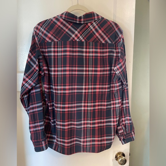 Patagonia Button-Up - Picture 2 of 7